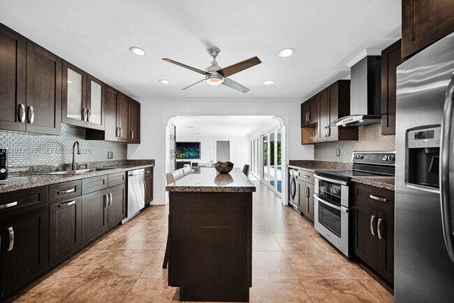 Building Photo - 7700 SW 139th Ter