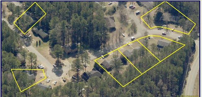 Building Photo - 303-485 Lexington Dr