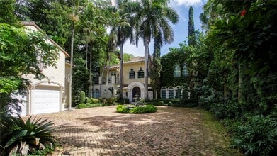 Building Photo - 5801 Pine Tree Dr