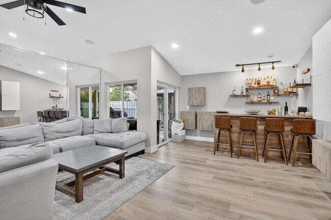 Foto del edificio - 1051 NW 124th Terrace