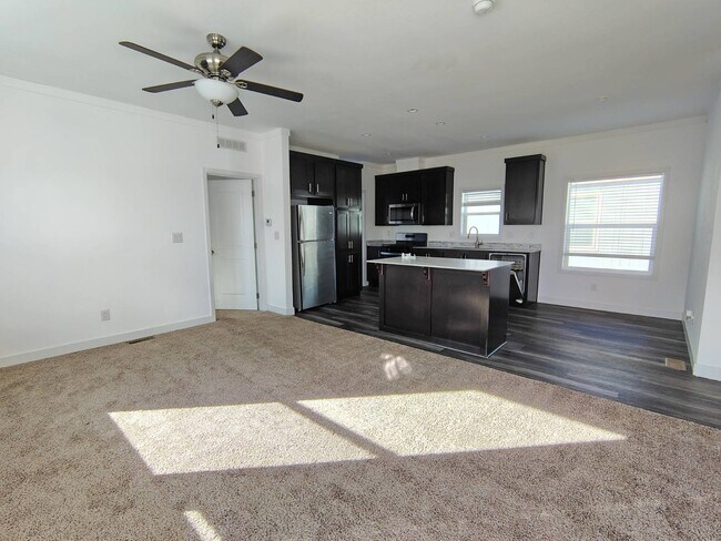 Foto del edificio - 6656 Pentz Rd