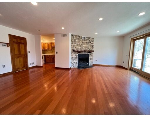 Building Photo - 162 Quincy Shore Dr