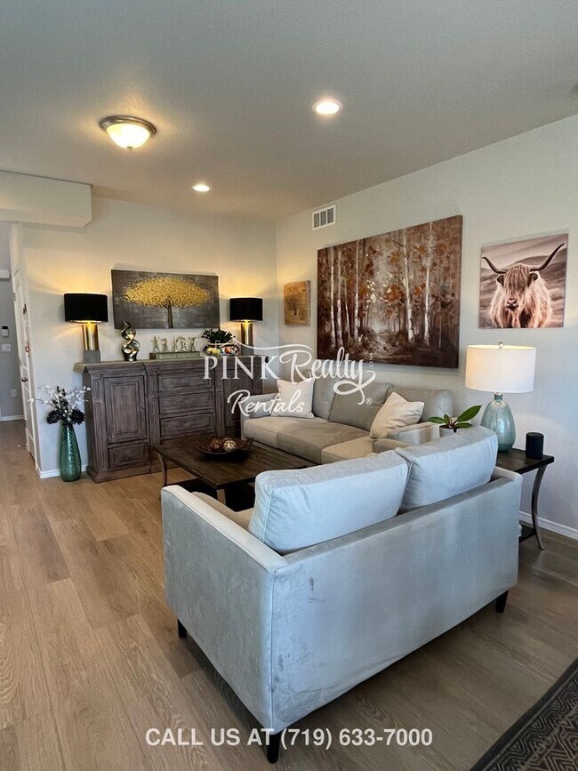 Building Photo - 9656 Feathergrass Dr