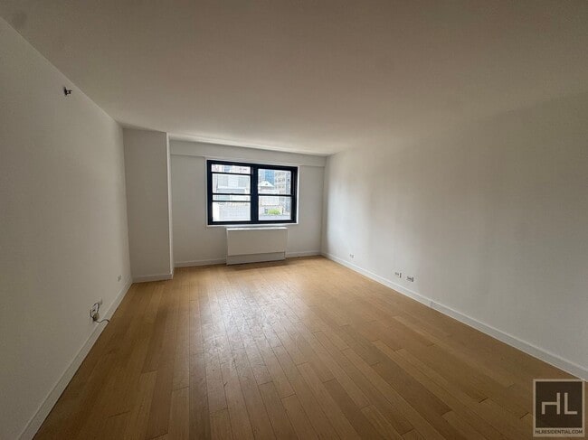 Building Photo - East 39th Street