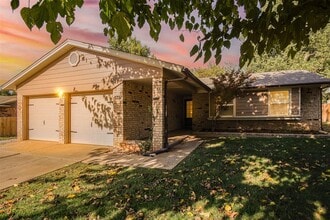 Building Photo - 625 Hawthorne Pl