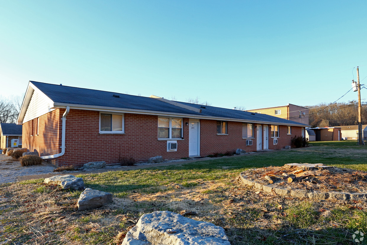 Primary Photo - Valley View Apartments