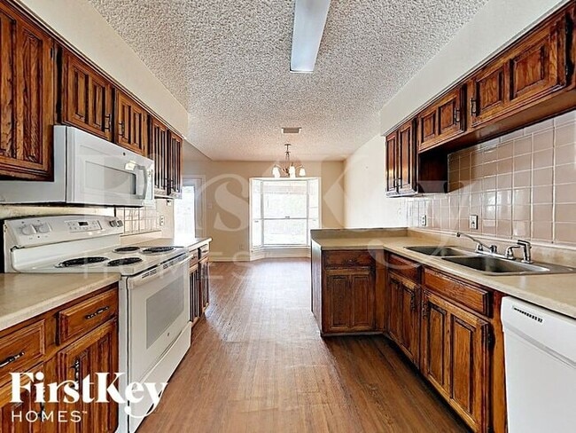 Building Photo - 3505 Glenda Dr