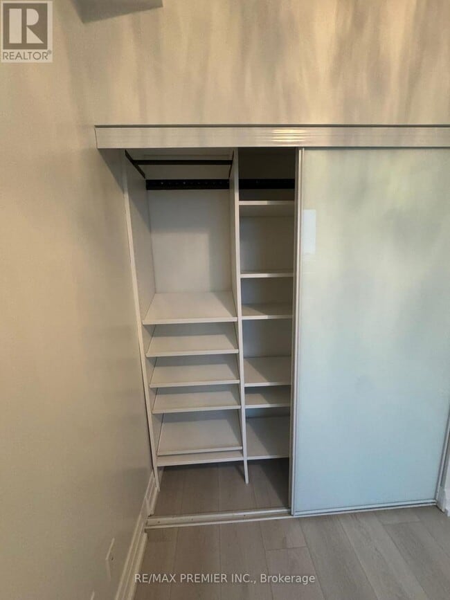 Building Photo - 7165 Yonge St