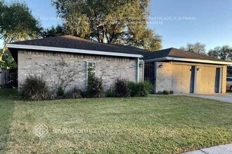 Building Photo - 2415 Pilgrims Bend Dr