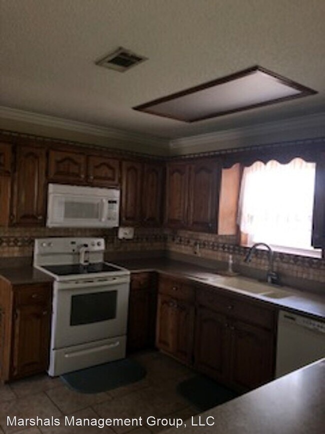 Building Photo - 3 br, 2 bath House - 2211 Breckenridge Ter...