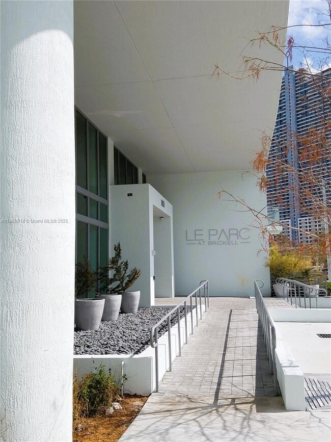Foto del edificio - 1600 SW 1st Ave