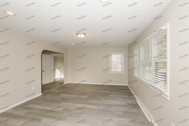 Building Photo - 309 Summit St