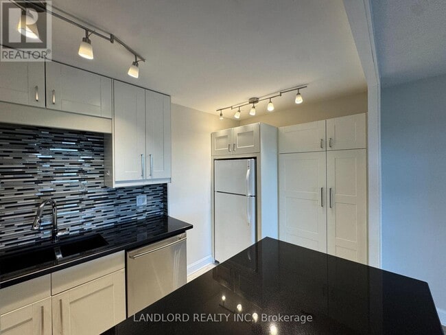 Building Photo - 20 Speers Rd