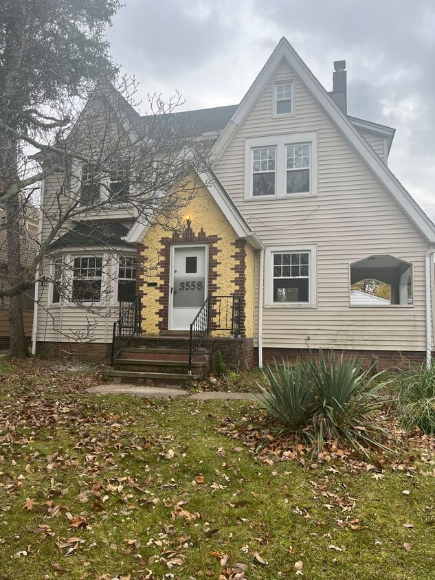 Primary Photo - Cleveland Heights Single Home