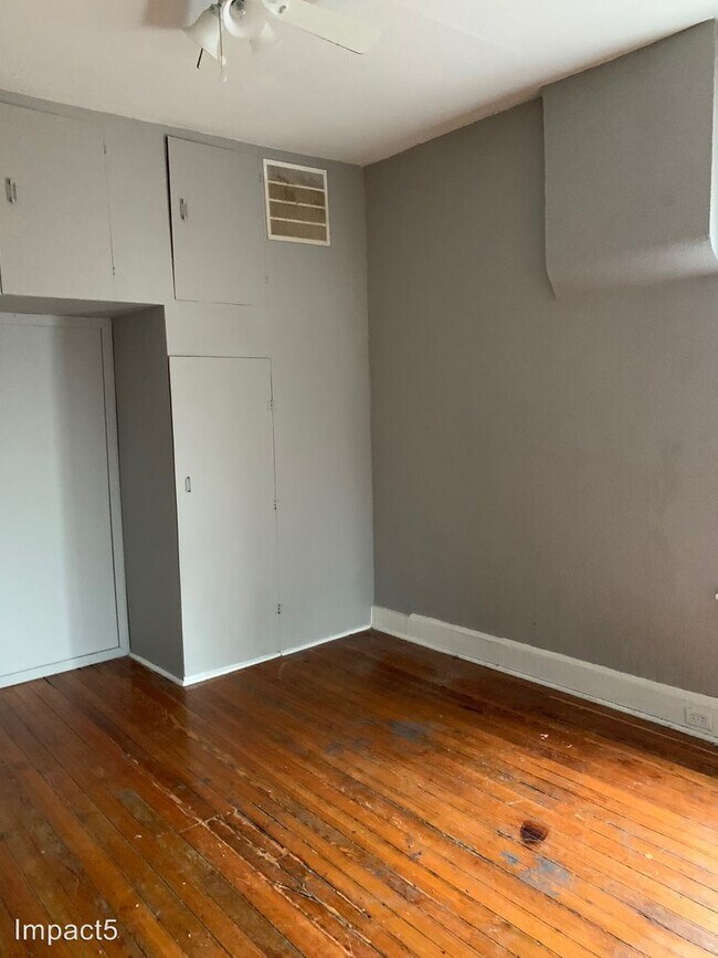 Building Photo - 2 br, 1 bath House - 2209 Osage Street