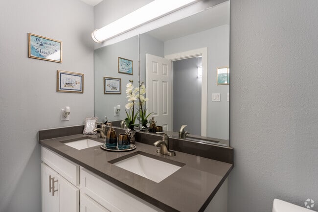 2BR, 1BA - 829SF - Springs at 1100