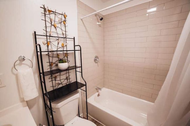 Building Photo - 2115 N Raymond Ave