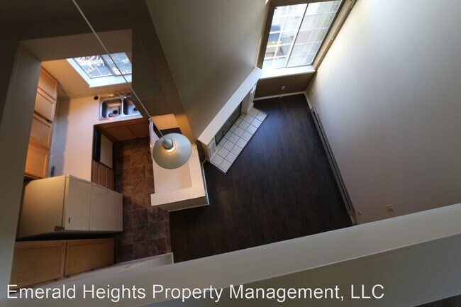 Foto del edificio - 10306 Holman Rd N