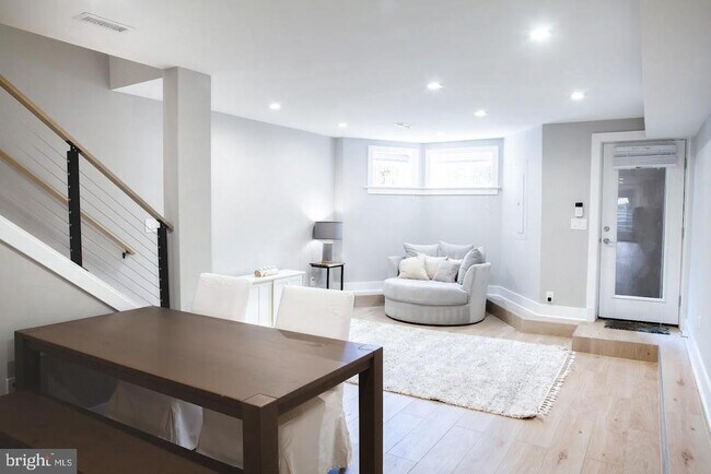 Foto del edificio - 720 East Capitol St NE