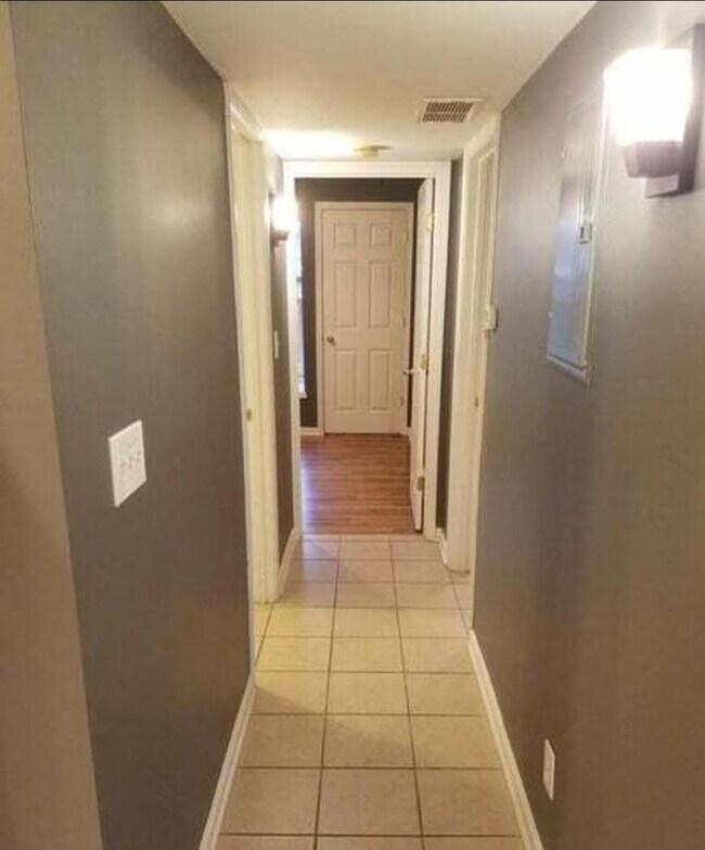 Foto del edificio - 731 N Hite Ave