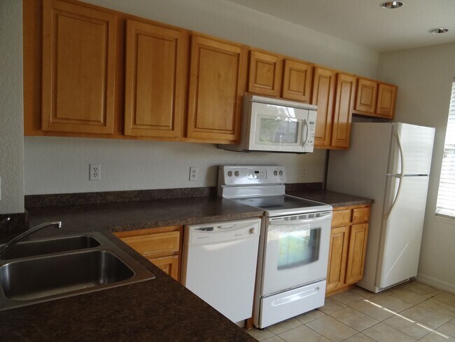 Building Photo - Pebbles East Townhome-Deep Creek-Annual Re...