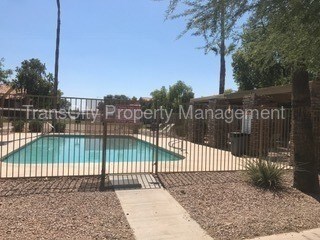 Foto del edificio - 3511 E Baseline Rd