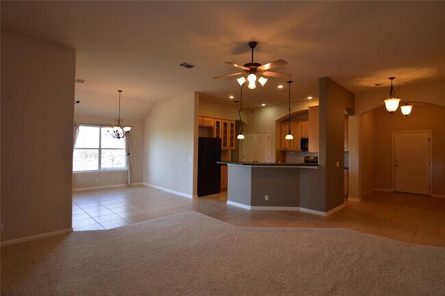 Building Photo - 310 Canterbury Dr