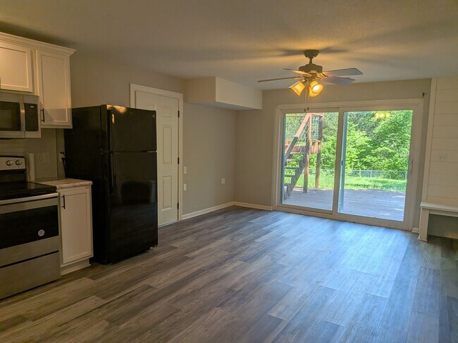 Foto del edificio - 7802 Rollingwood W Dr