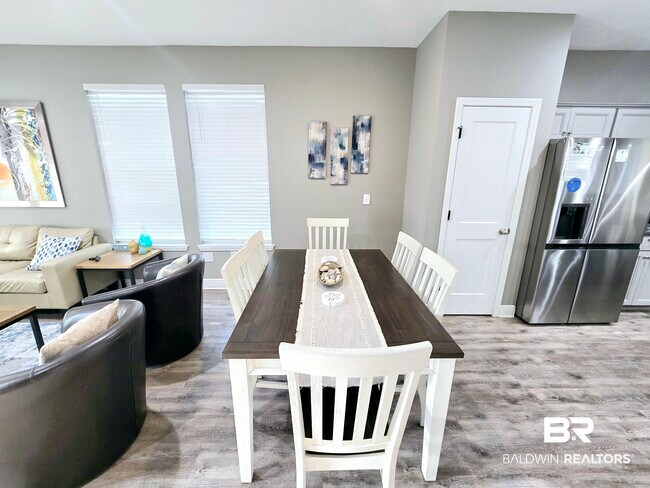 Foto del edificio - 5215 Yellow Bluff Rd