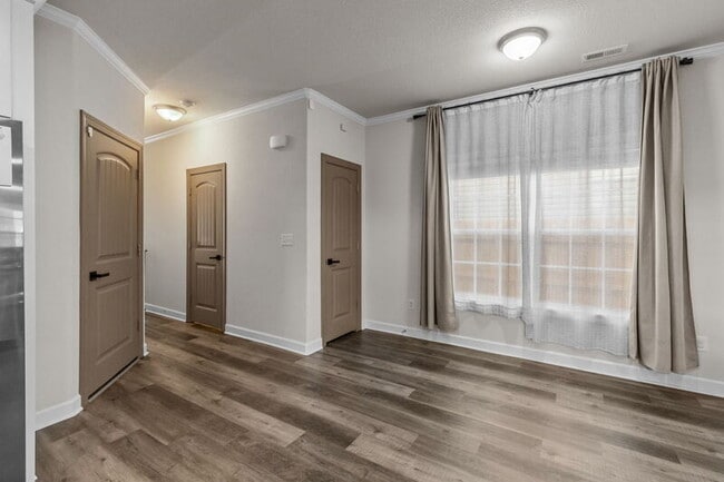 Foto del edificio - 812 Somb Moore Ways