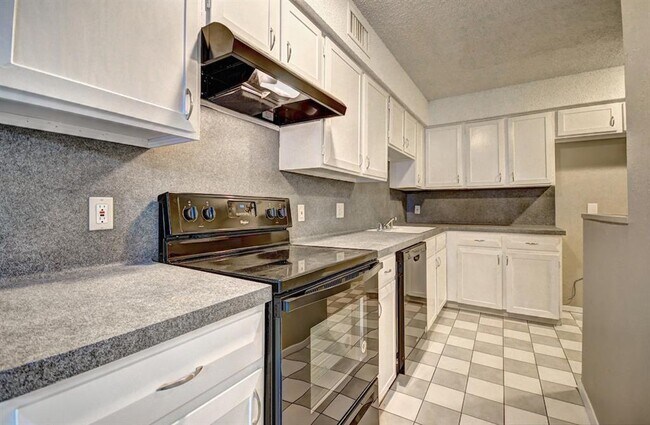 Foto del edificio - 707 E Shady Grove Rd