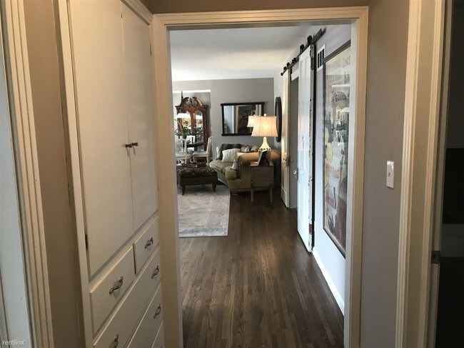 Building Photo - 3 br, 1.5 bath House - 5622 E Douglas Ave ...