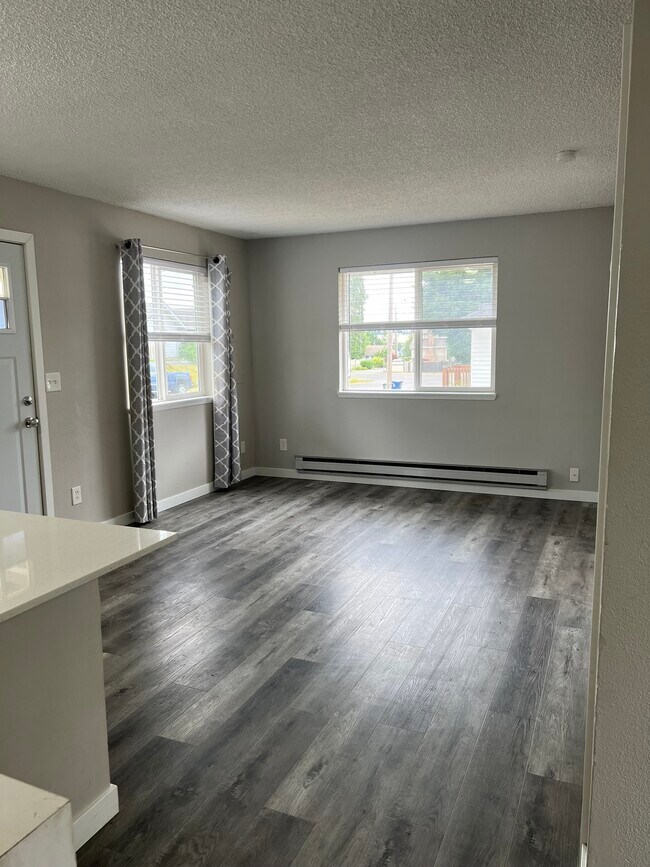 Building Photo - 1309 S 43rd St