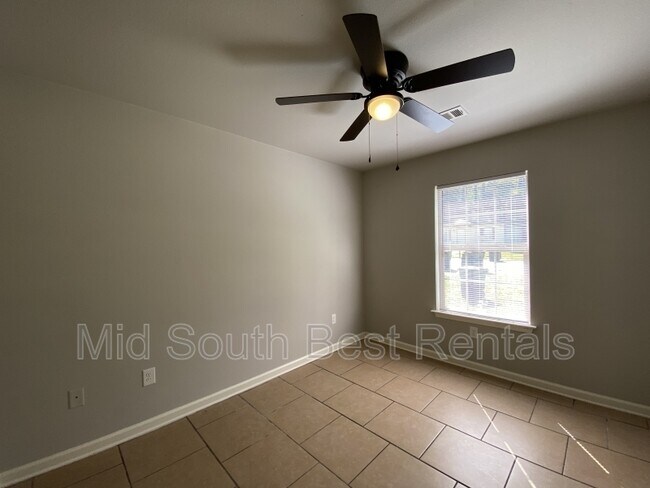 Building Photo - 317 Clint Rd