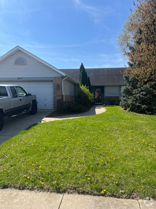 Building Photo - 5101 Goldersgreen Dr