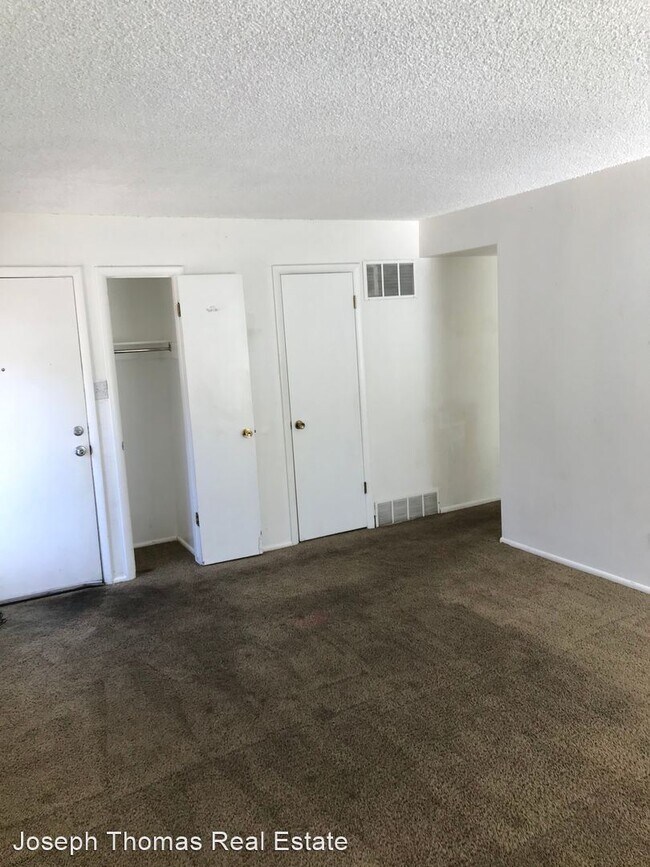 Building Photo - 615-615 600 W