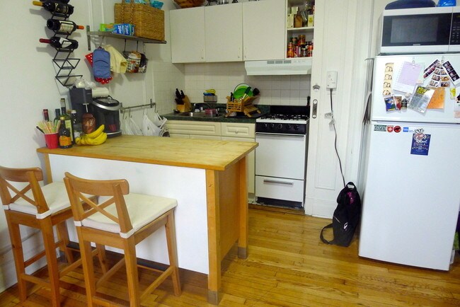 Building Photo - 309 W 109th St