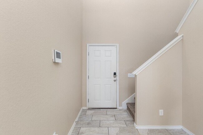 Foto del edificio - 8323 Prickly Oak