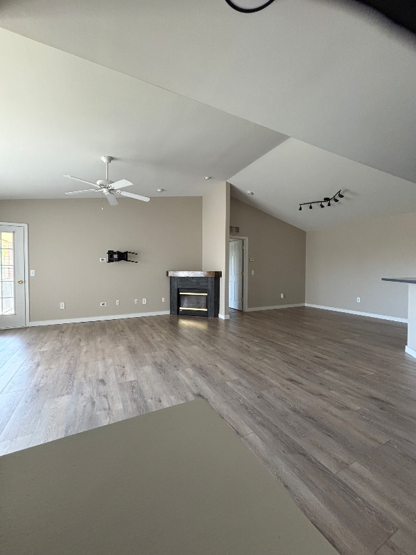 Foto del edificio - 1 Adler Park Dr W