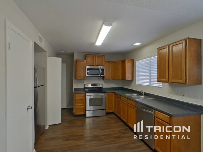 Building Photo - 906 E Marco Polo Road Phoenix AZ