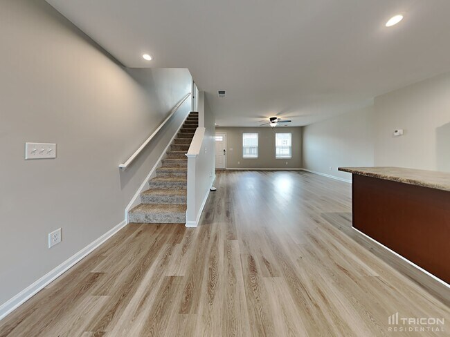 Foto del edificio - 656 McCormick Ln