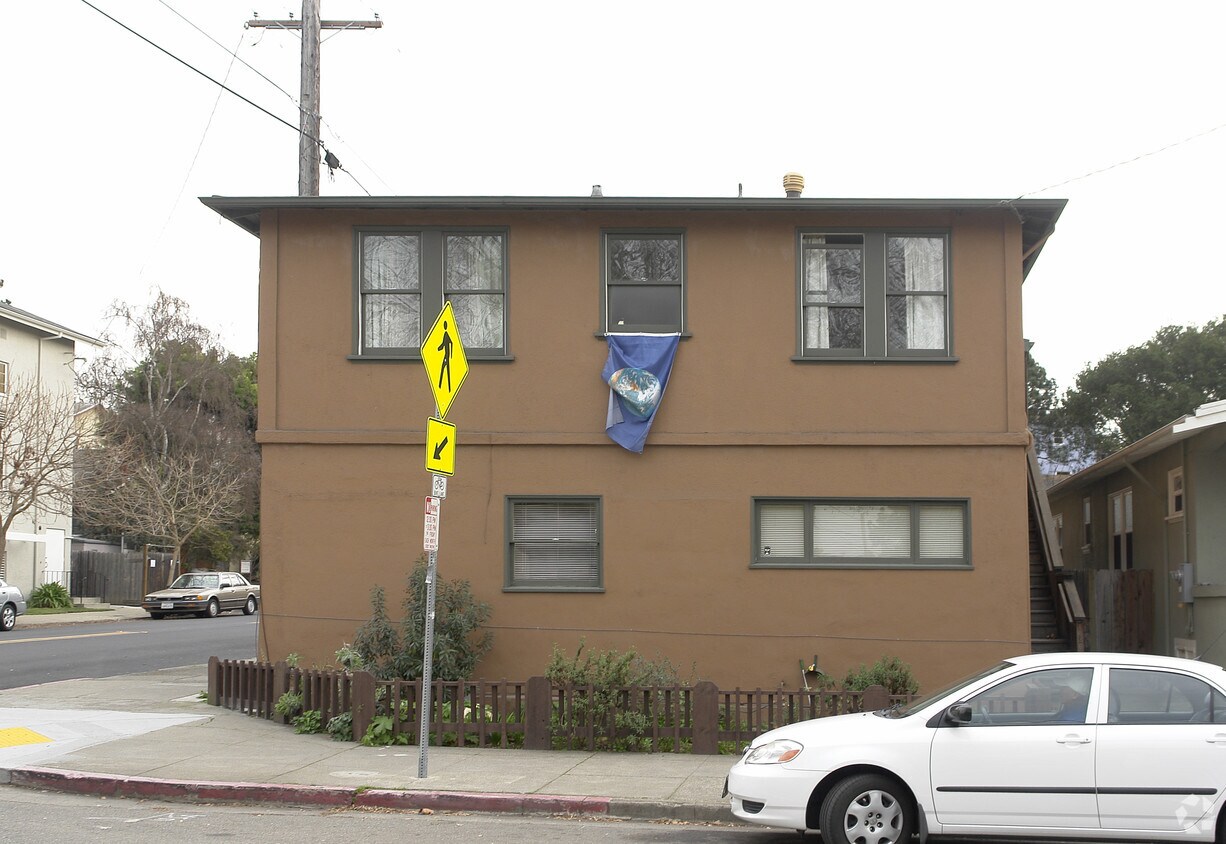 Building Photo - 1626-28 Hopkins St