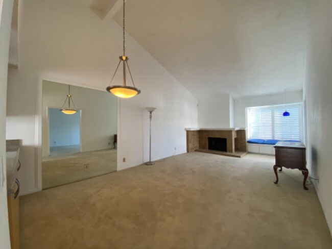 Foto del edificio - 4075 Crystal Dawn Ln