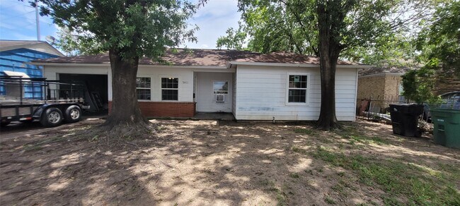 Foto del edificio - 5811 Westdale St
