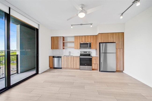 Foto del edificio - 555 NE 8th St