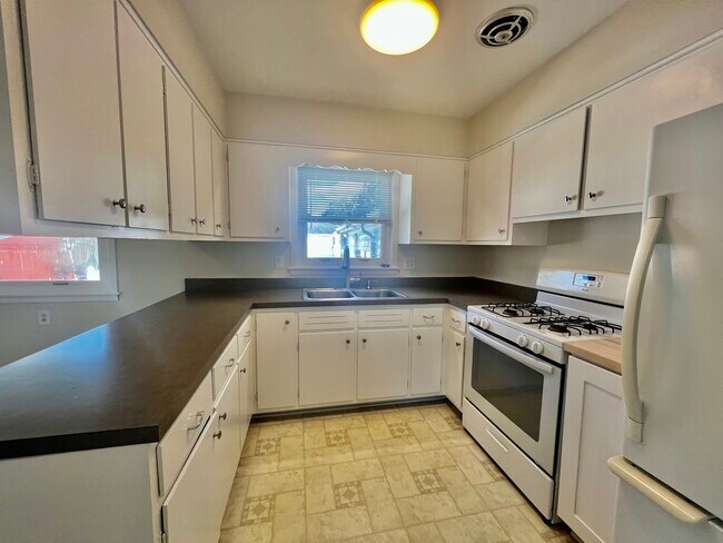 Building Photo - 11 N Cherrytree Ct