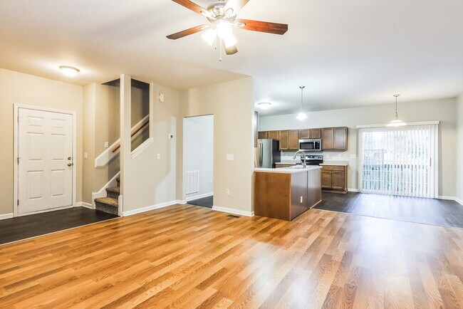 Foto del edificio - 705 Marjam Ln