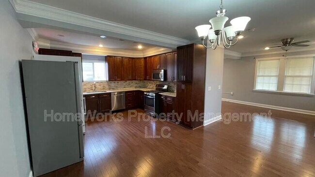 Building Photo - 2710 Cylburn Ave