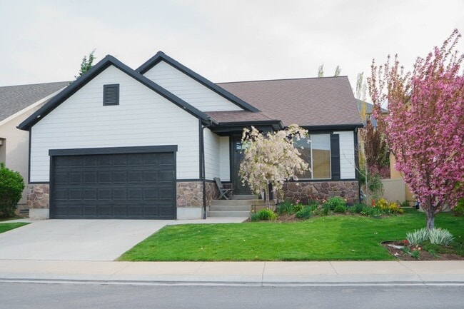 Building Photo - 2750 Augusta Dr