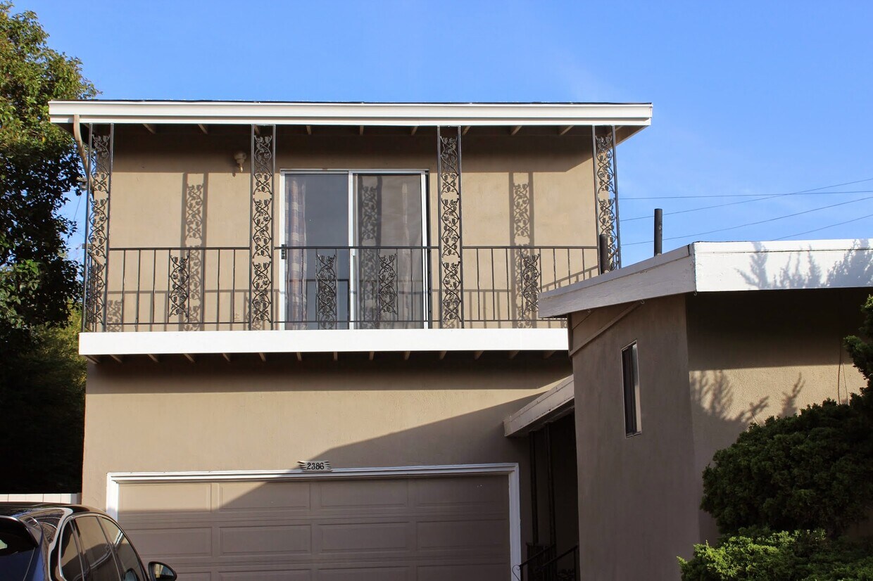 Primary Photo - 2386 Sunny Vista Dr